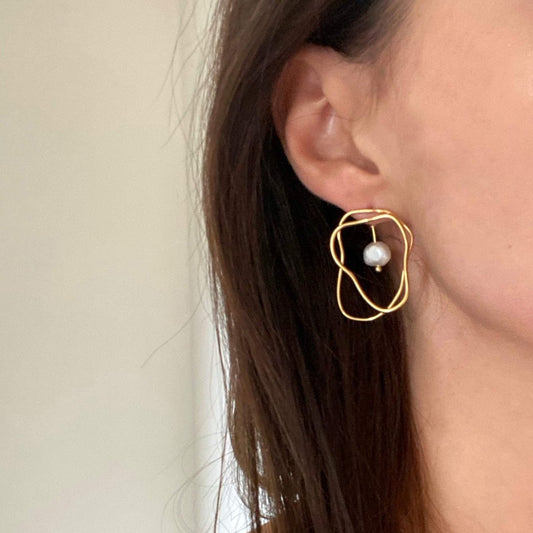 Oorbellen Fine Lines dubbel met zoetwaterparel - Algarrada Melissa