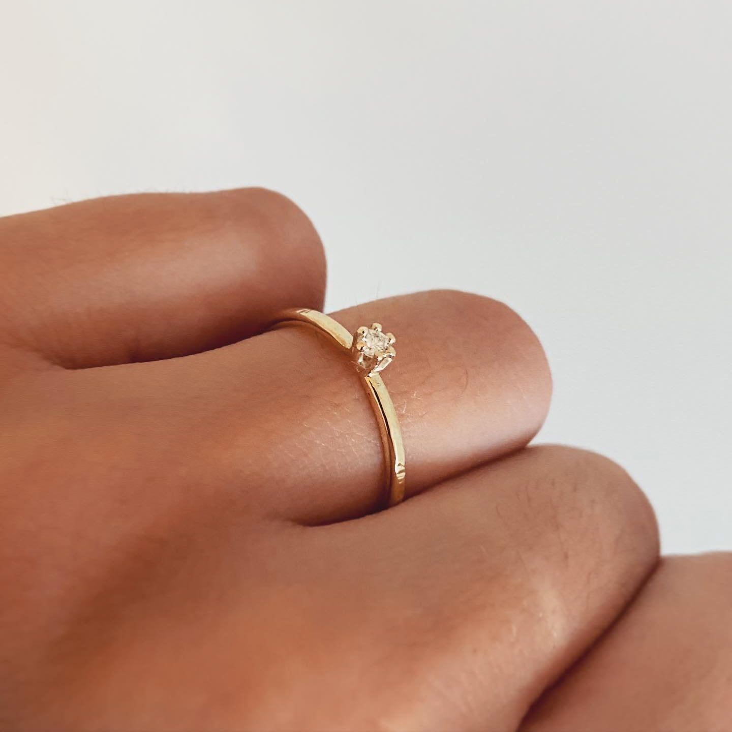 14k gold ring fashion with a small diamond