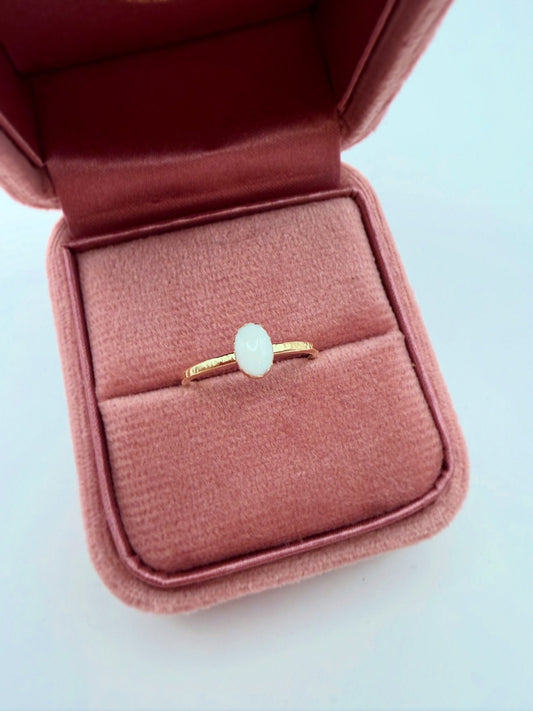 Moedermelk ring met ovale steen, handgemaakt in Hasselt