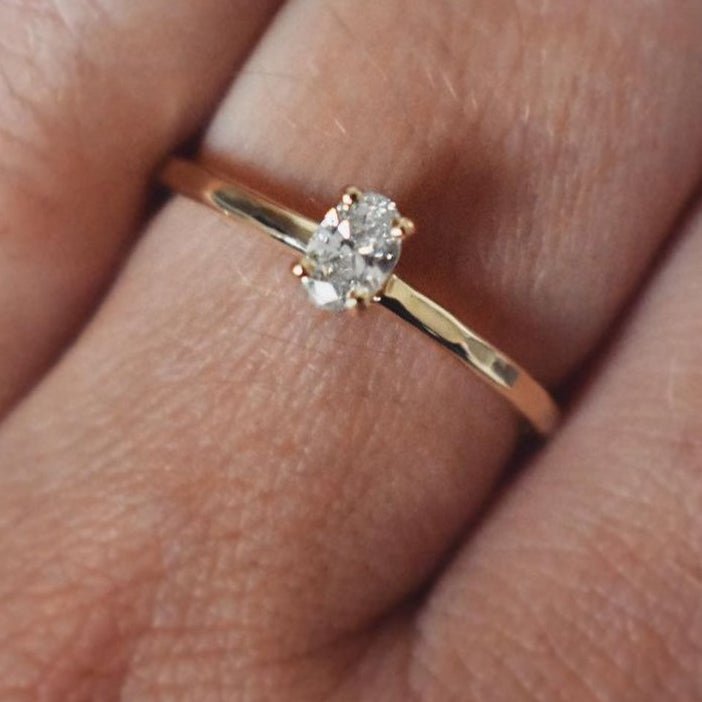 Elegante ring in 14K goud met ovale diamant - Algarrada Melissa