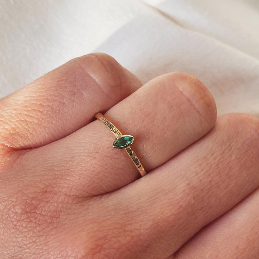 Kopie van Subtiele ring in 14K goud met smaragd - Algarrada Melissa