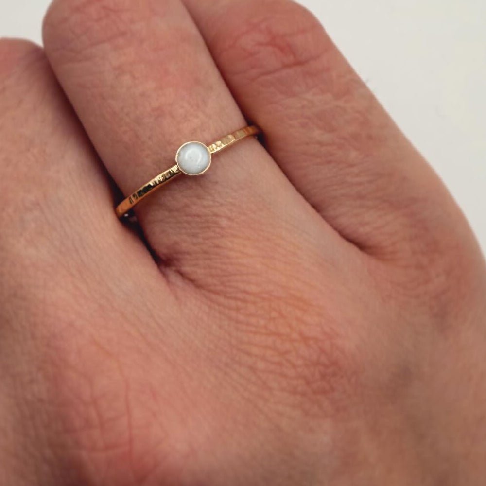 Moedermelk ring met smalle ronde steen 4mm - Algarrada Melissa