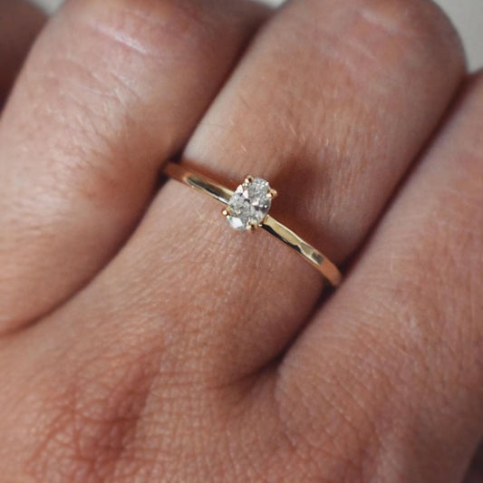 Elegante ring in 14K goud met ovale diamant - Algarrada Melissa