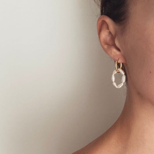 Oorringen met zoetwaterparel cirkel - Algarrada Melissa